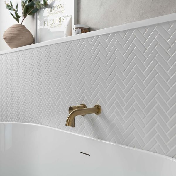 Pixel White Herringbone Gloss 316x277 (Price Per sheet) Tiles